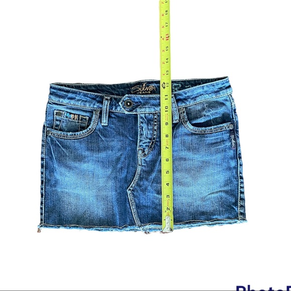 Silver Jeans Ravi cotton denim blue raw hem mini skirt size 26 - Picture 2 of 11